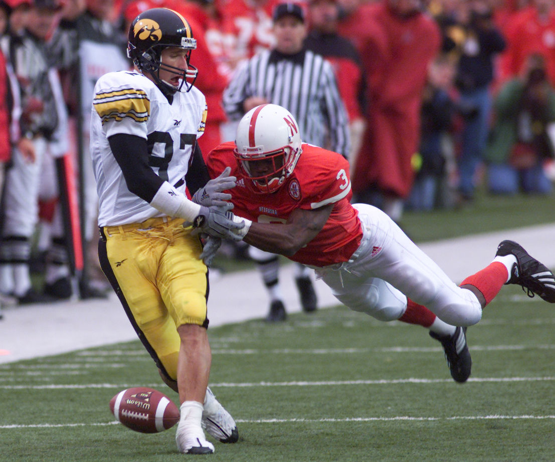 Huskers vs. Hawkeyes, 2000: Nebraska 42, Iowa 13